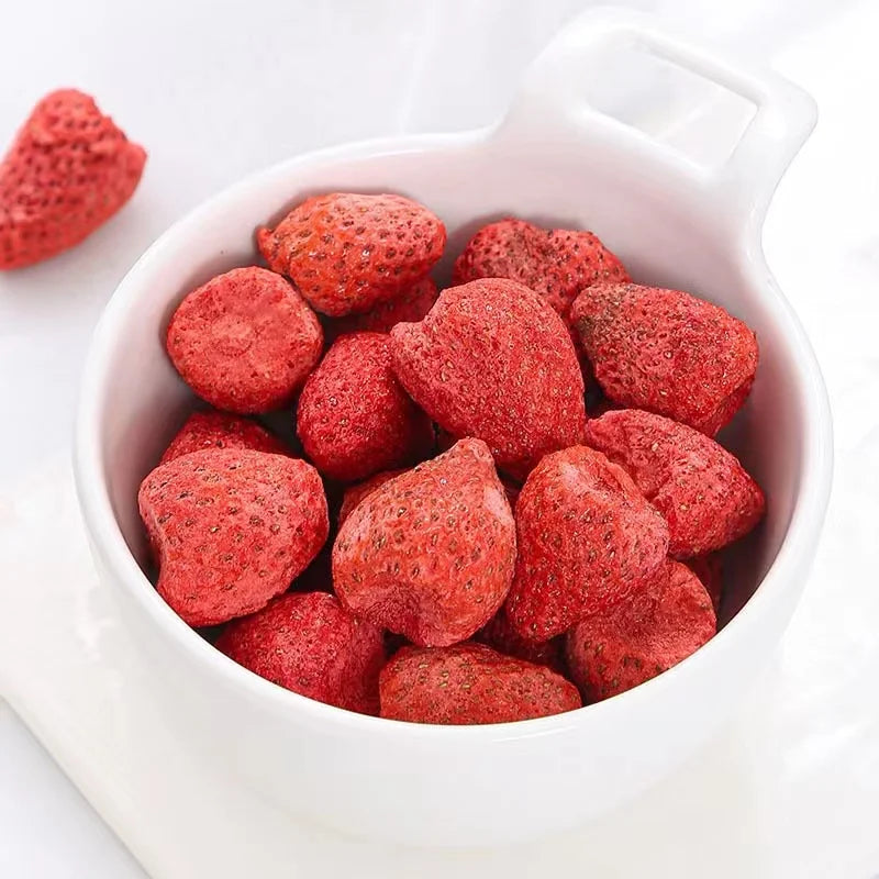 Organic FD Dried Fruit Strawberries Healthy Snacks Sweet Taste GMO-Free Preserved Vacuum Packed