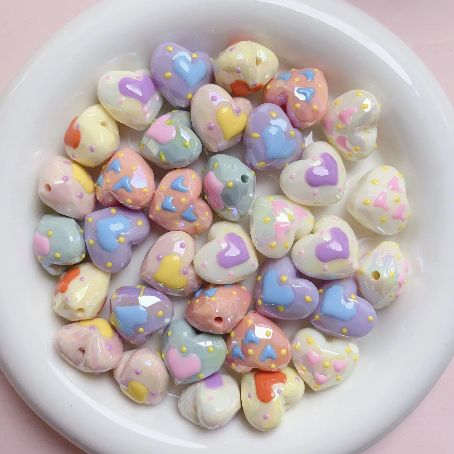 Wholesale DIY Hand Painted Heart Beads Manufacturer Loose Acrylic Beads for Phone Chain Necklace Bags Keychai Pendant Making