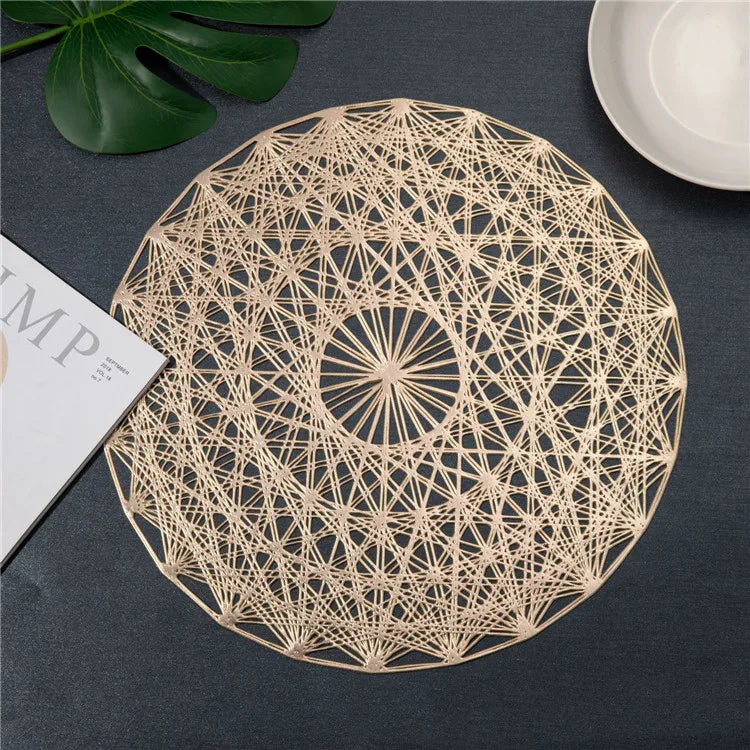 Nordic 38cm Round PVC Placemat Kitchen Dining Table Mats Hollow Steak Pad for Wedding Hotel Party Dining Table Decoration