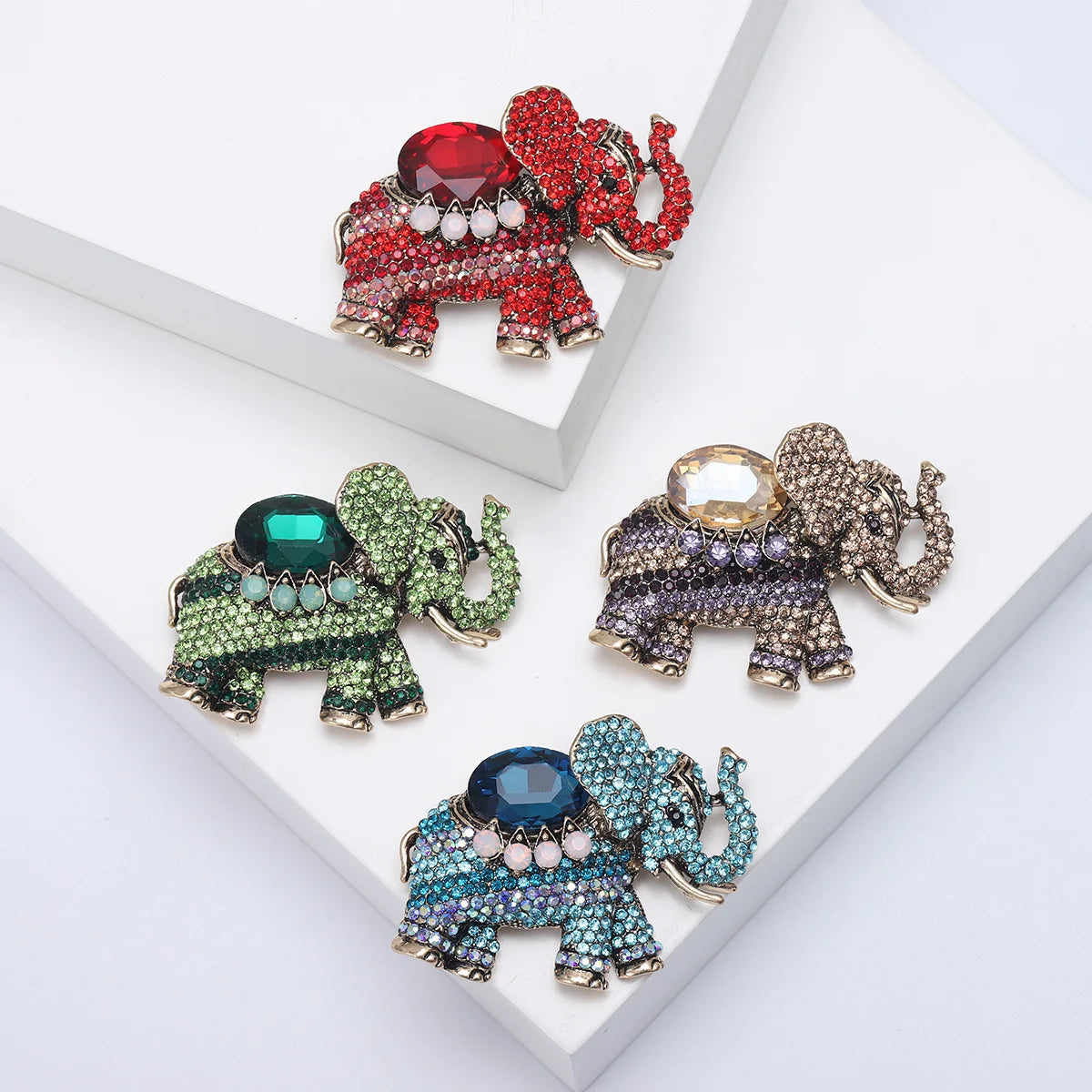 Vintage Crystal Animal Elephant Brooch Pin Creative Rhinestone Metal Brooches for Women Clothes Pins Accessories(KBL097)