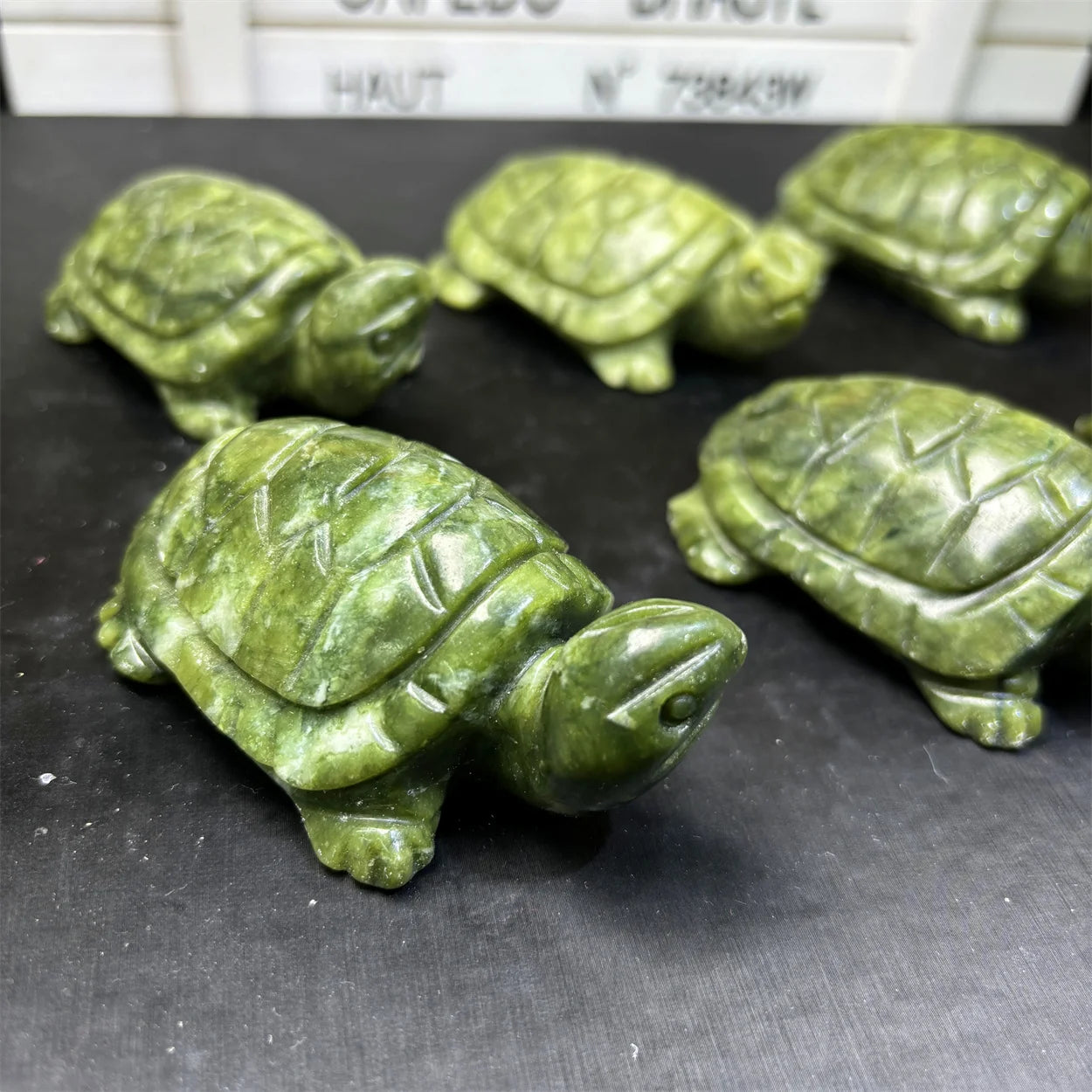 Factory Natural Factory Hand Carving Crystal Crafts Xiuyu Jade Tortoise Crystal Carvings Animals Turtle for Gift