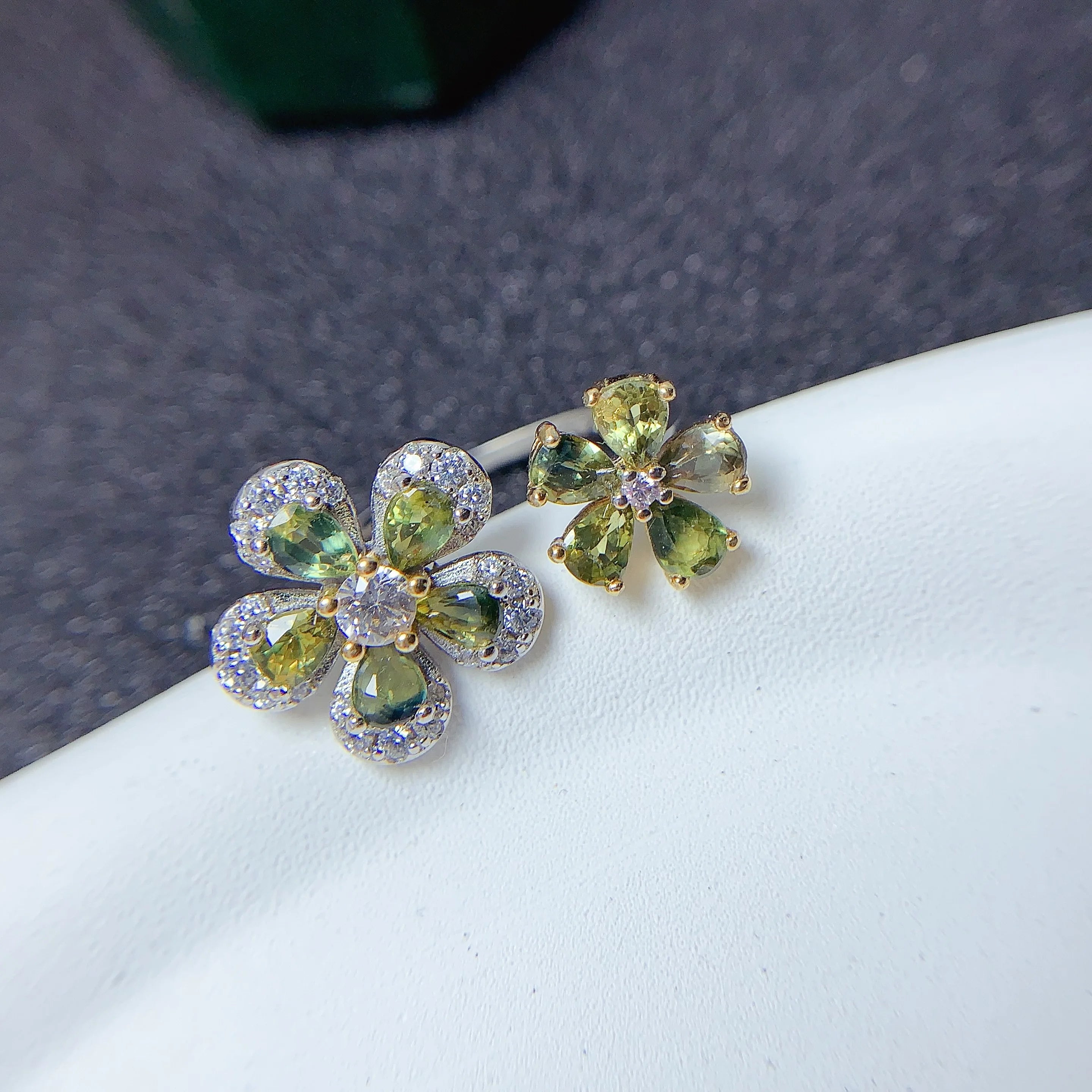 Dubai 925 Sterling Silver Adjustable Ring New Design Fashionable Gold Filled Natural Blue Green Sapphire Flower Main Stone