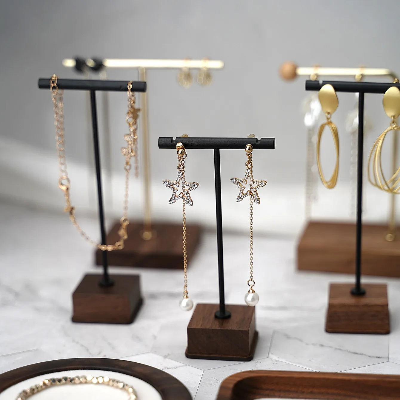 Wholesale Price Modern Wooden Hanging Earrings Display Stand Jewelry Display Rack for Jewelry Store