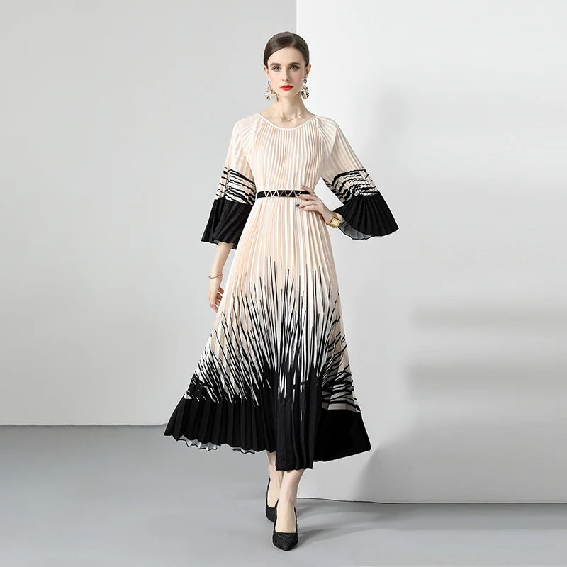 Fashion Runway Short Sleeve Ruched Chiffon Woven Dress Women's Black and White Floral Print Vintage Elegant Bohemian Dress