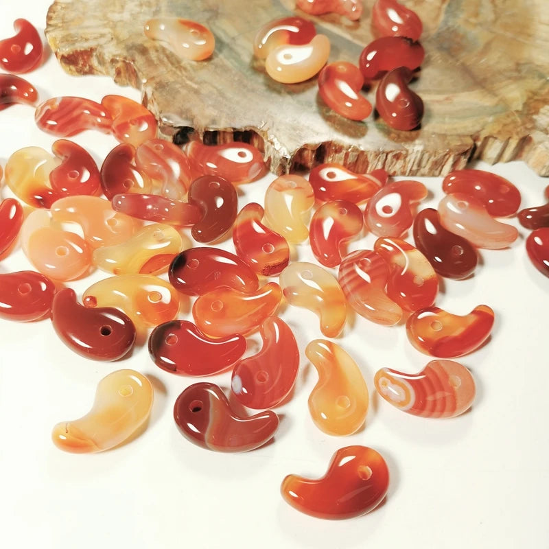 HZ New Year Mother's Day Valentine's Day Jewelry Red Agate Magatama Bracelet with Energy Jade Magatama Crystal Material