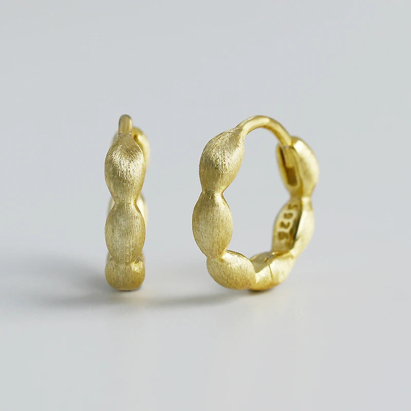 Fashionable Chic Gold-Plated 925 Sterling Silver Huggie Hoop Earrings Simple High-Grade Matte Brushed Design for Wedding Party