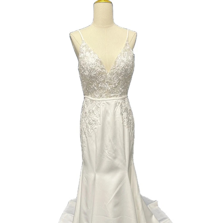 Long Lace Suspender Long Wedding  Dress  2023 New Style Wedding  Dress  Elegant  Custom-made Wedding Dresses Lace