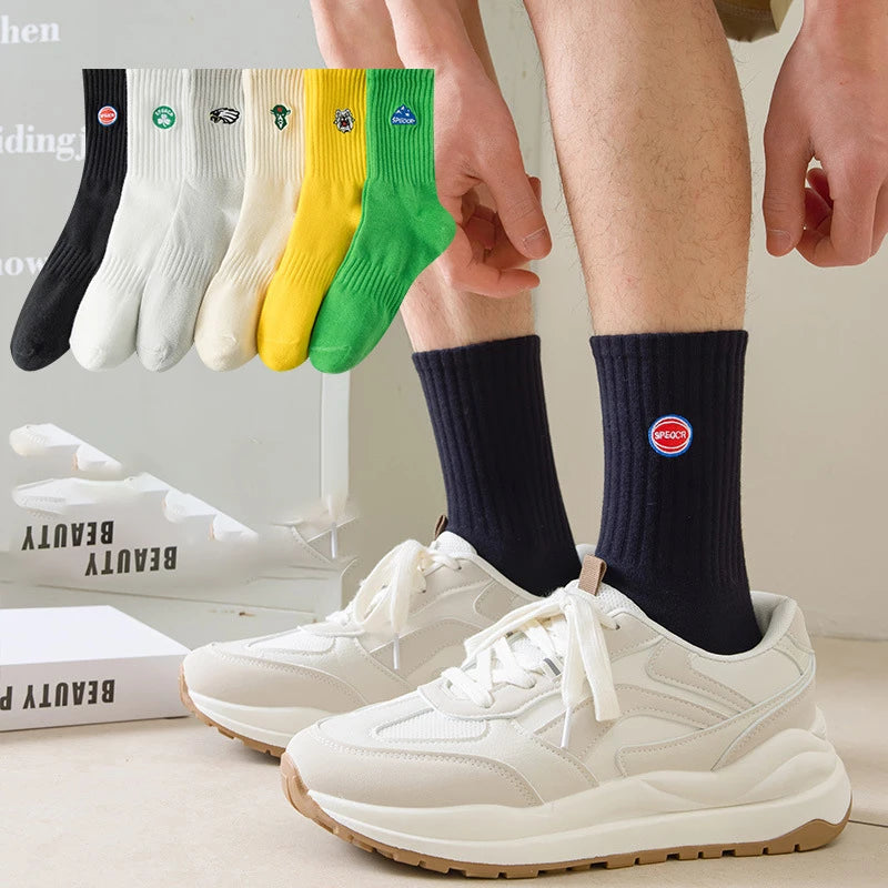Wholesale Trending Casual Embroidered Socks Men Unisex Sports Cotton Crew Socks With Logo