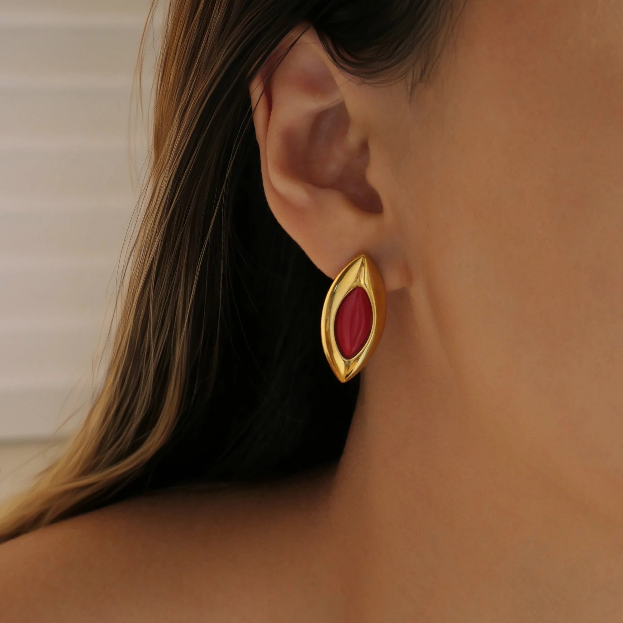 NEW VINTAGE OVAL NATURAL STONE RED THIN EARRINGS Dazan New Ins Trendy 18k Pvd Gold Plated Stainless Steel ACTOR PROP JEWELRY