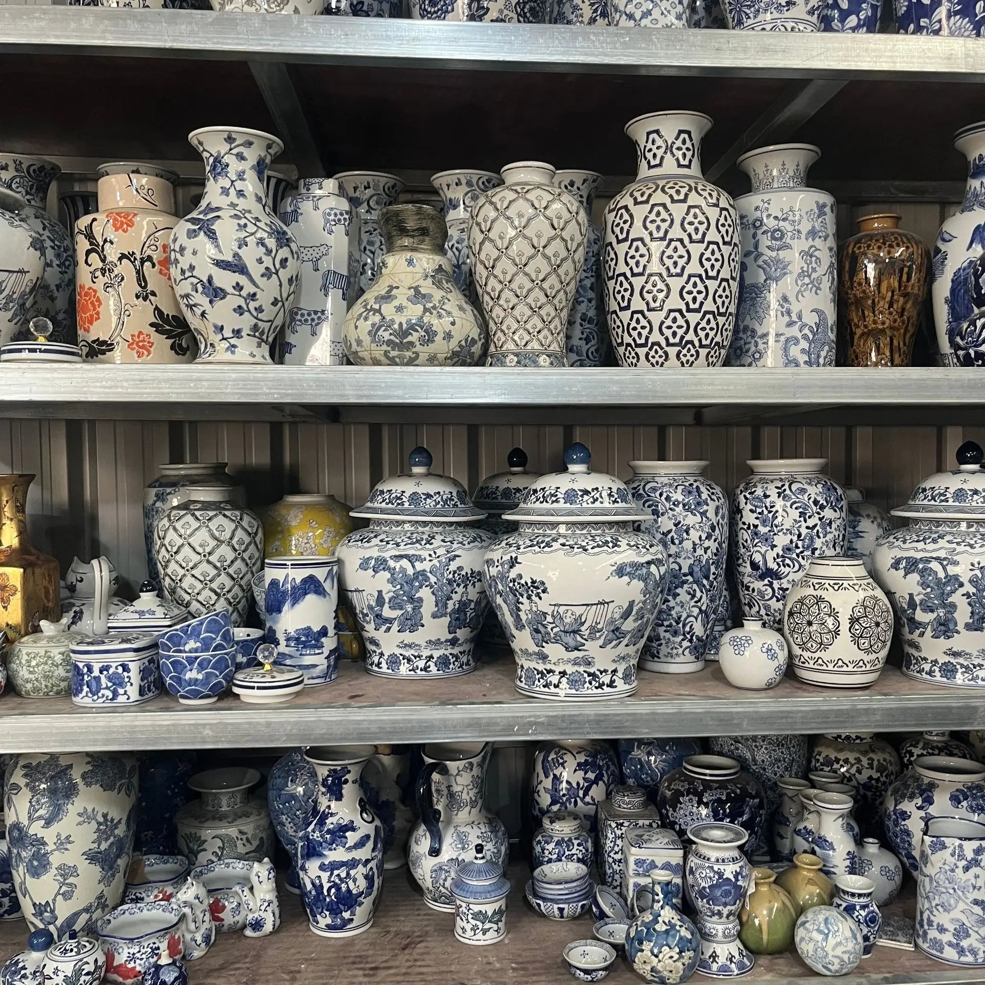 New Chinese Blue & White Porcelain Hand-Painted Flower Vase Antique Style for Decoration