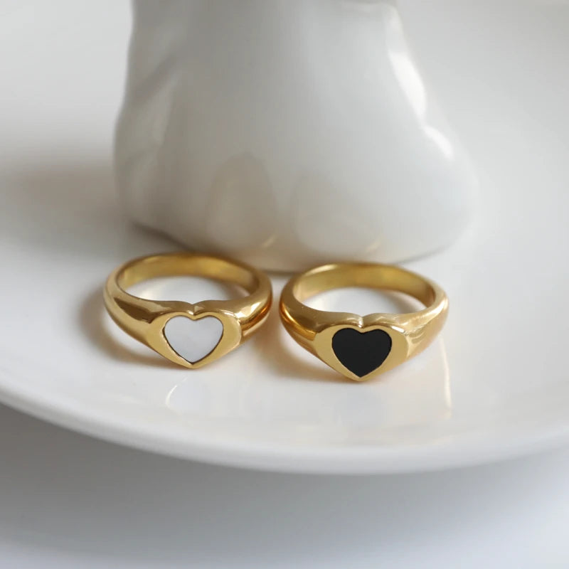 High End 18K PVD Gold Plated Dainty Black & White Shell Heart Rings Stainless Steel Rings for Women New Trendy Jewelry
