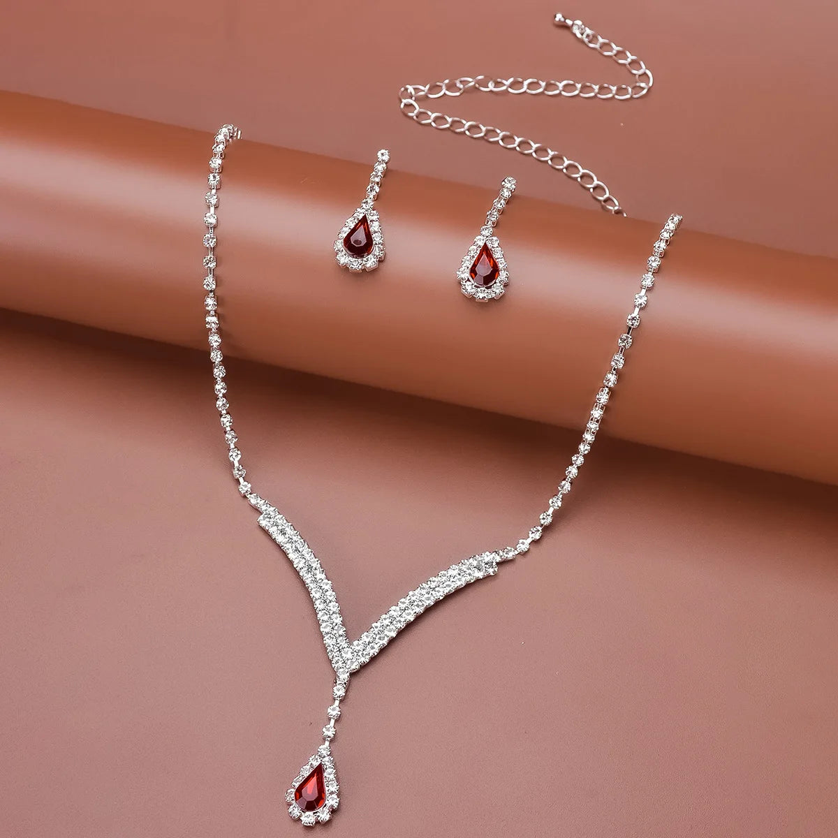 2022 Women's New Ruby Water Drop Shape European And American Fashion Bridal Set Decoration Ladies All-match