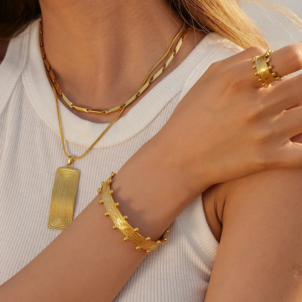 Fashion Gold Plated Jewelry Set Stainless Steel 18K Gold Plated Raina Ring Earrings Gift Wide Texture Statement Crown Bangle Set
