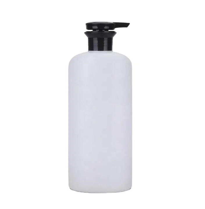 Hot Selling 800ml White Plastic Shampoo Lotion Pump Bottle Stock Packaging with Secure Pump Sprayer