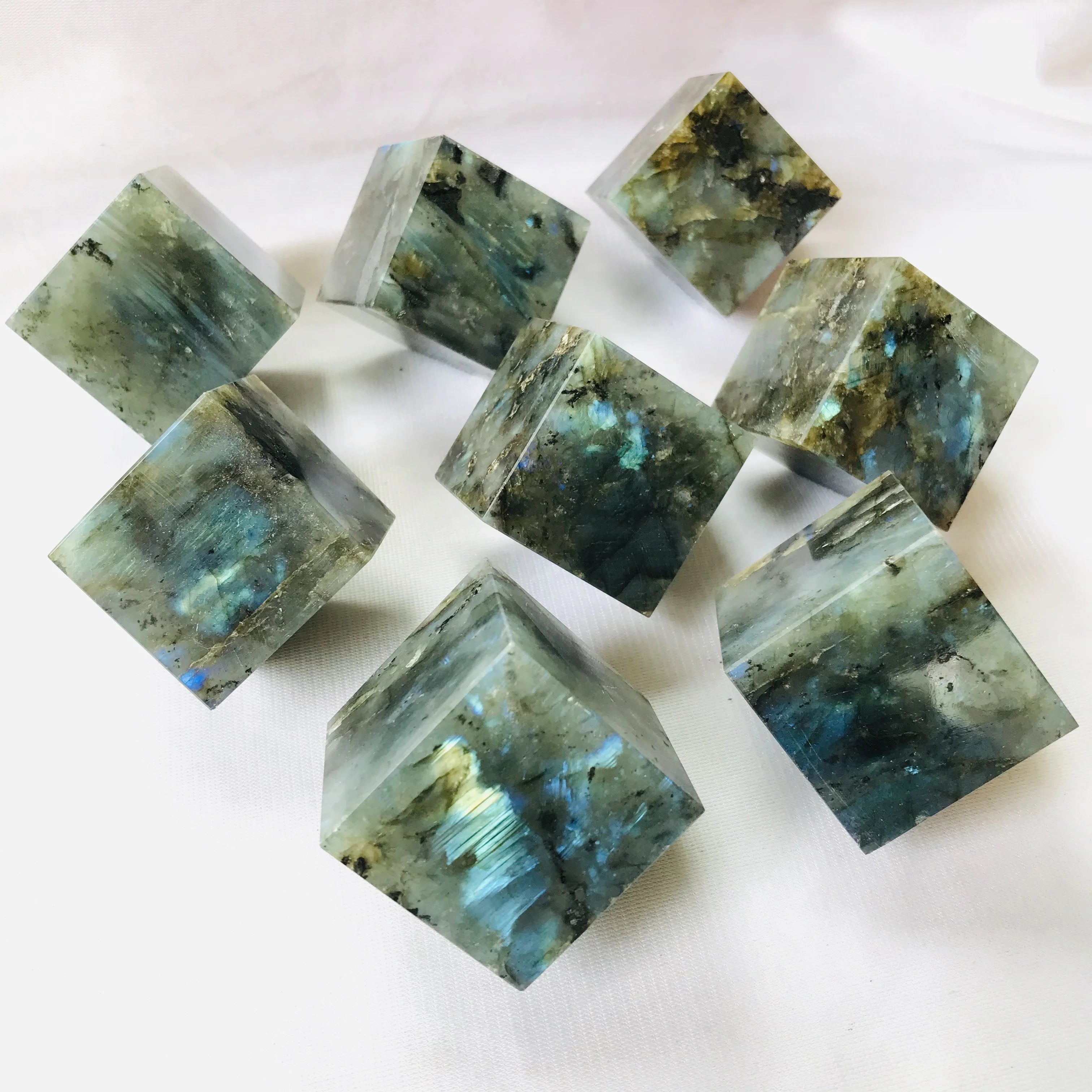 Wholesale Natural Folk Crafts Hand Made Flash Labradorite Crystal Cube for Decoration