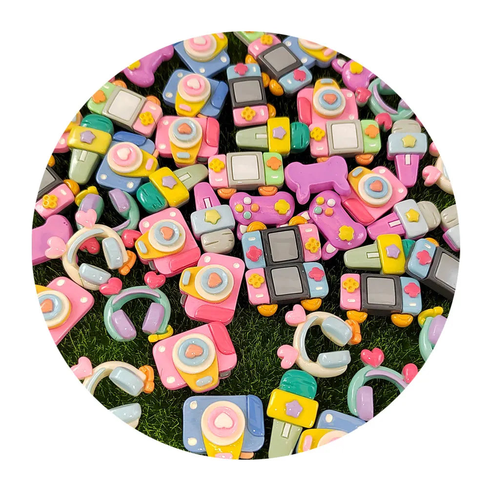 Mixed Designs Resin Earphone Microphone Camera Game Controller Jewelry Beads Mini Play Toys Necklace Bracelet Yiwu Factory