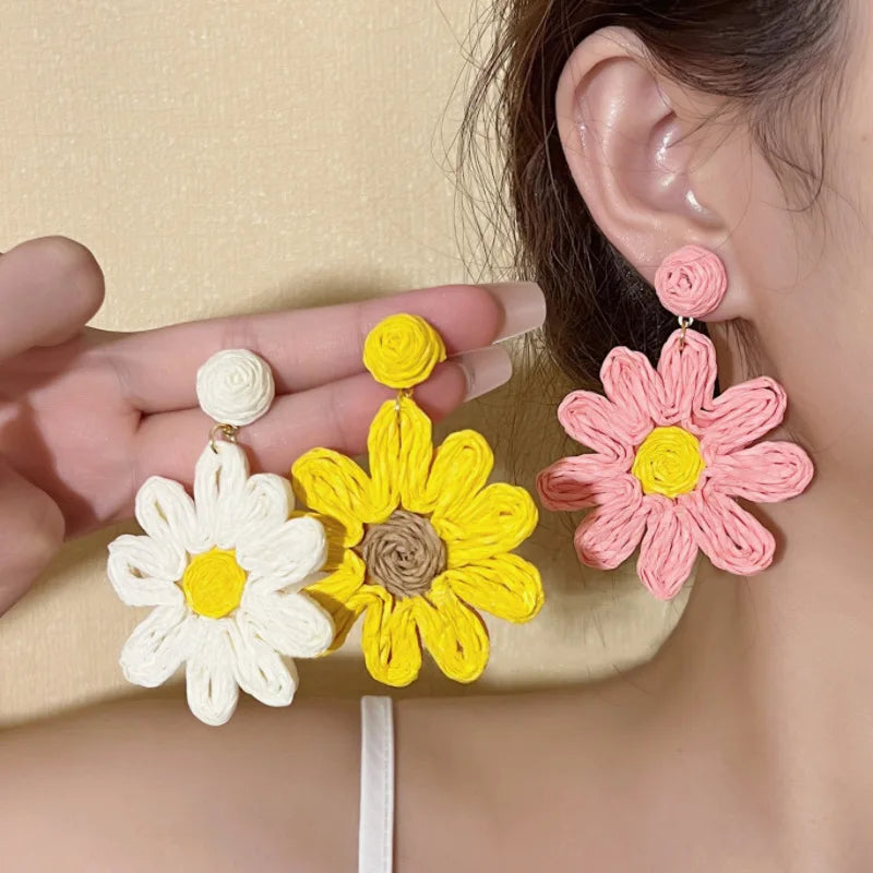 Creative Women's Colorful Braided Floral Pendant Earrings Bohemian Raffia Flower Statement Big Earrings Beach Jewelry