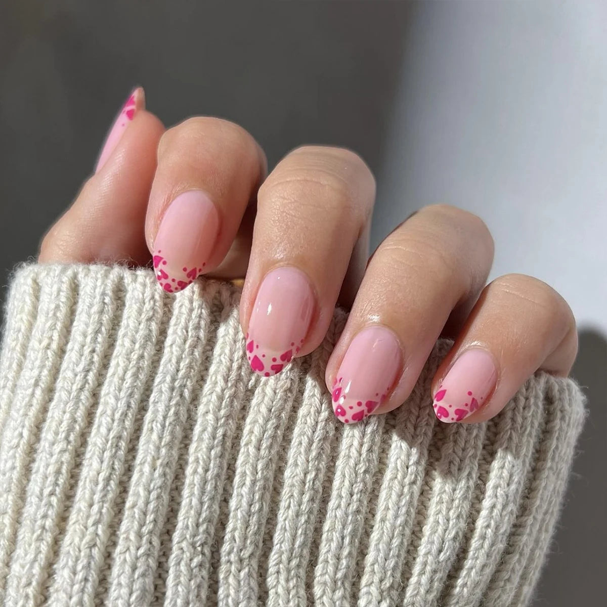 24 Pcs 2025 New Valentine's Day French pink Short Almond Art Acrylic Press on Nails Artificial Fingernails False Nails 3630