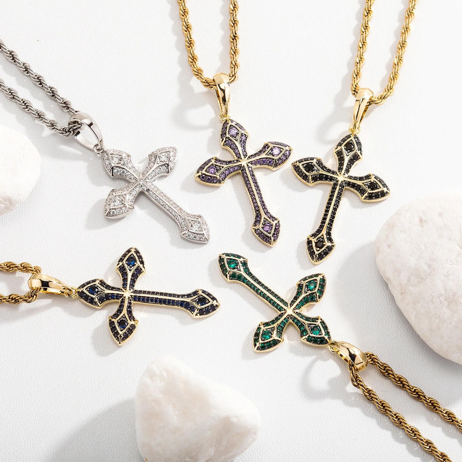 Top Icy Iced Out Retro Style Cross Pendant Brass 18K Gold Plated CZ Fashion Jewelry Pendants Punk Necklace for Men and Women