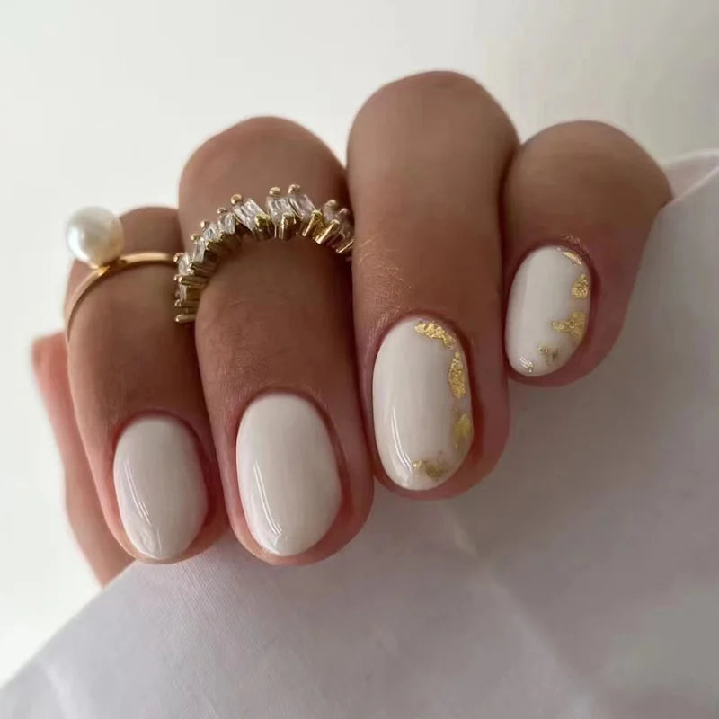 Round Gold Foil Milk White Pure Press on Nails Artificial Sweet and Girly Slimming False Nails Wearable Fake Nails