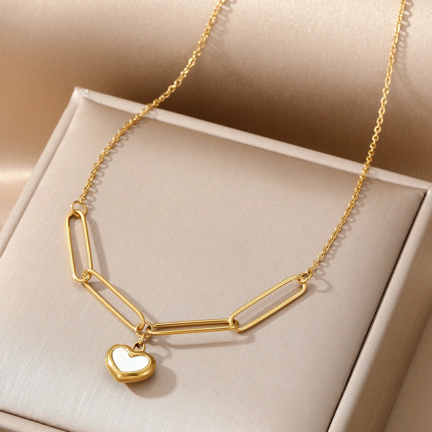 Hot Sale  Stainless Steel Necklace for Women Exquisite Simple Popular Pendant Necklaces 18k Gold Plated Chain Jewelry