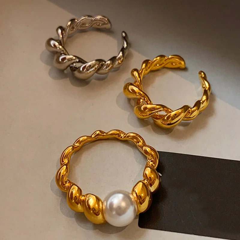 Fashion Simple Brass Plating 18k Gold Bright White Pearl Twist Open Rings Women's Jewelry Gifts Factory Wholesale