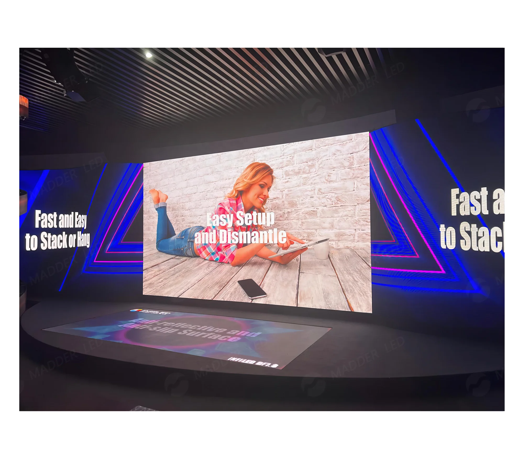 LED Indoor ultra HD Full Color Display Is Suitable for Bars Convenience Stores Streets and Other Commercial Scenes