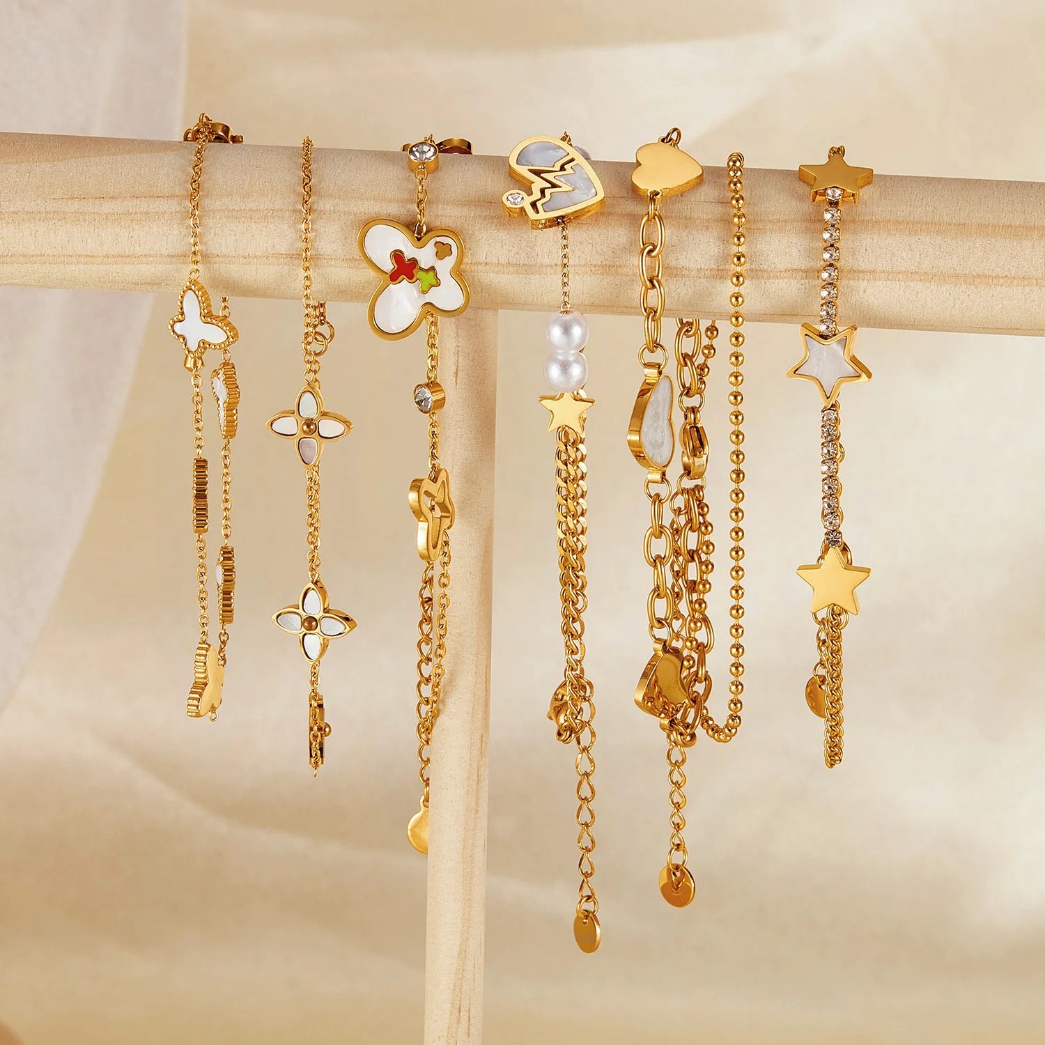 Non Tarnish Stainless Steel PVD Gold Plated Zircon Pearl Shell Flower Heart Butterfly Star Charms Bracelets for Women