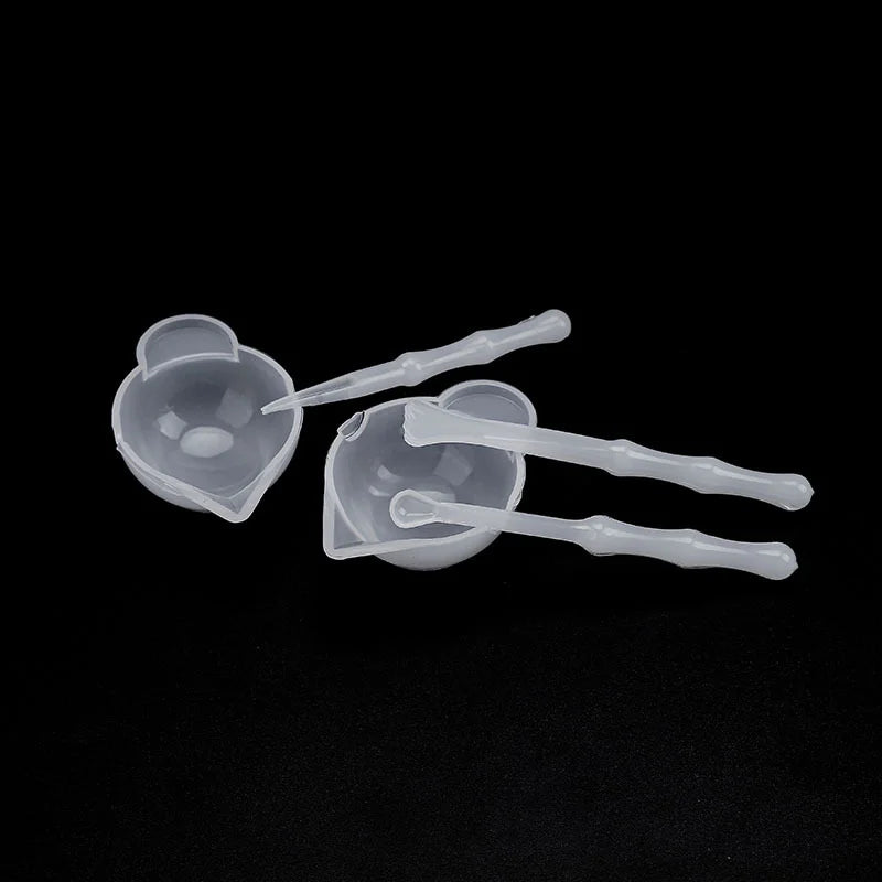 Wholesale Cheap Eco-Friendly LFGB Certified Durable Nonstick Silicone Measuring Cups 15ml Dishwasher Safe for DIY Resin Glue