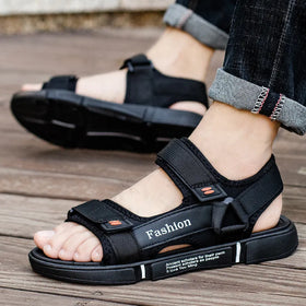 New Design Outdoor Summer Beach Flat Sandals Men Shoes Cover Heel Men's Sandals Non-slip Versatile Outdoor Casual Summer Sandals