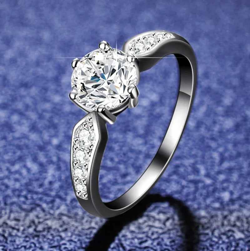 Factory Wholesale 1ct S925 Sterling Silver Moissanite Diamond Ring Classic Six Claw Design with GRA Certificate