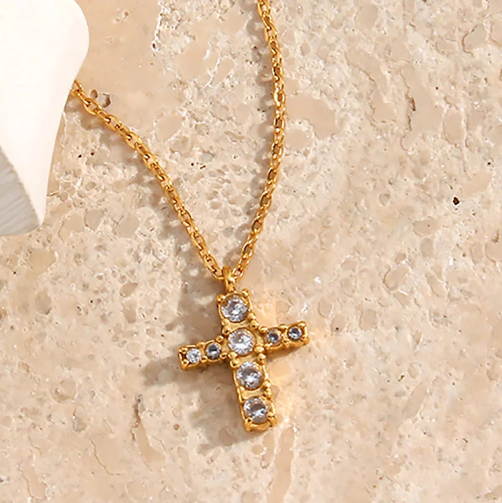 Dreamshow Tiny Stainless Steel Cross Necklace Zirconia 18K Pvd Gold Pendant Necklace for Women AAA Zircon Jewelry