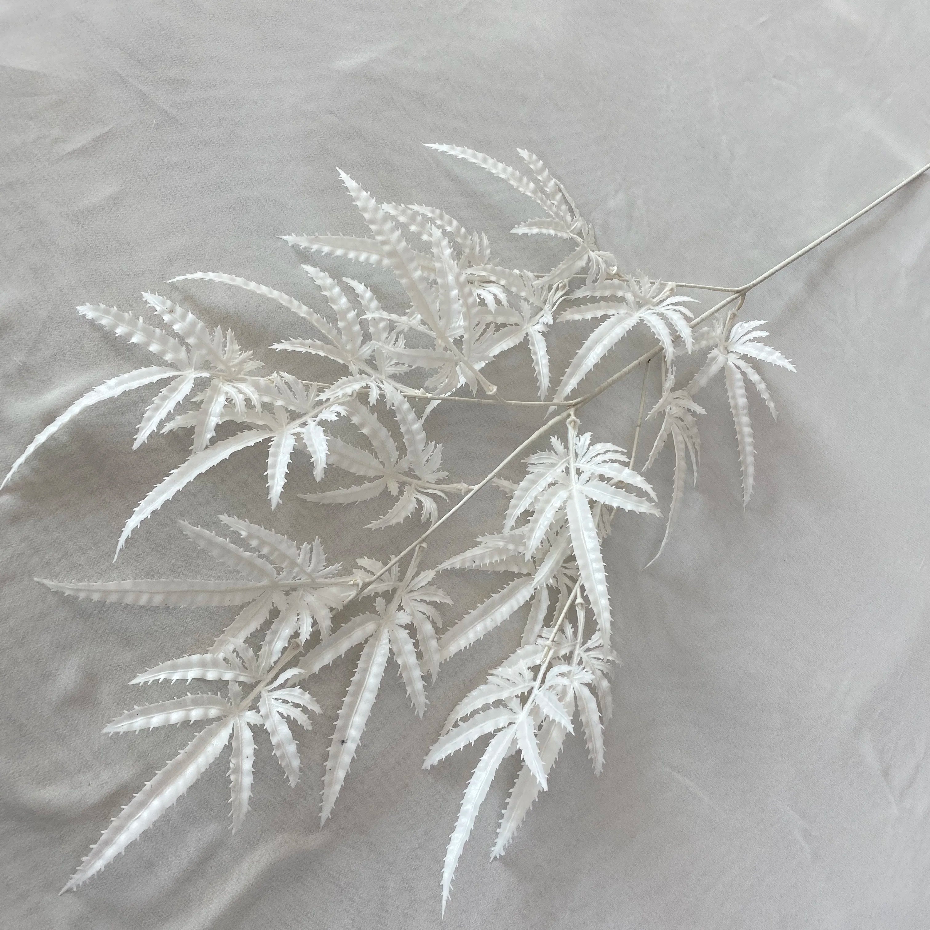 Multicolor-white Modern Style Artificial Flower Wedding Decoration Chicken Feet Maple Leaf