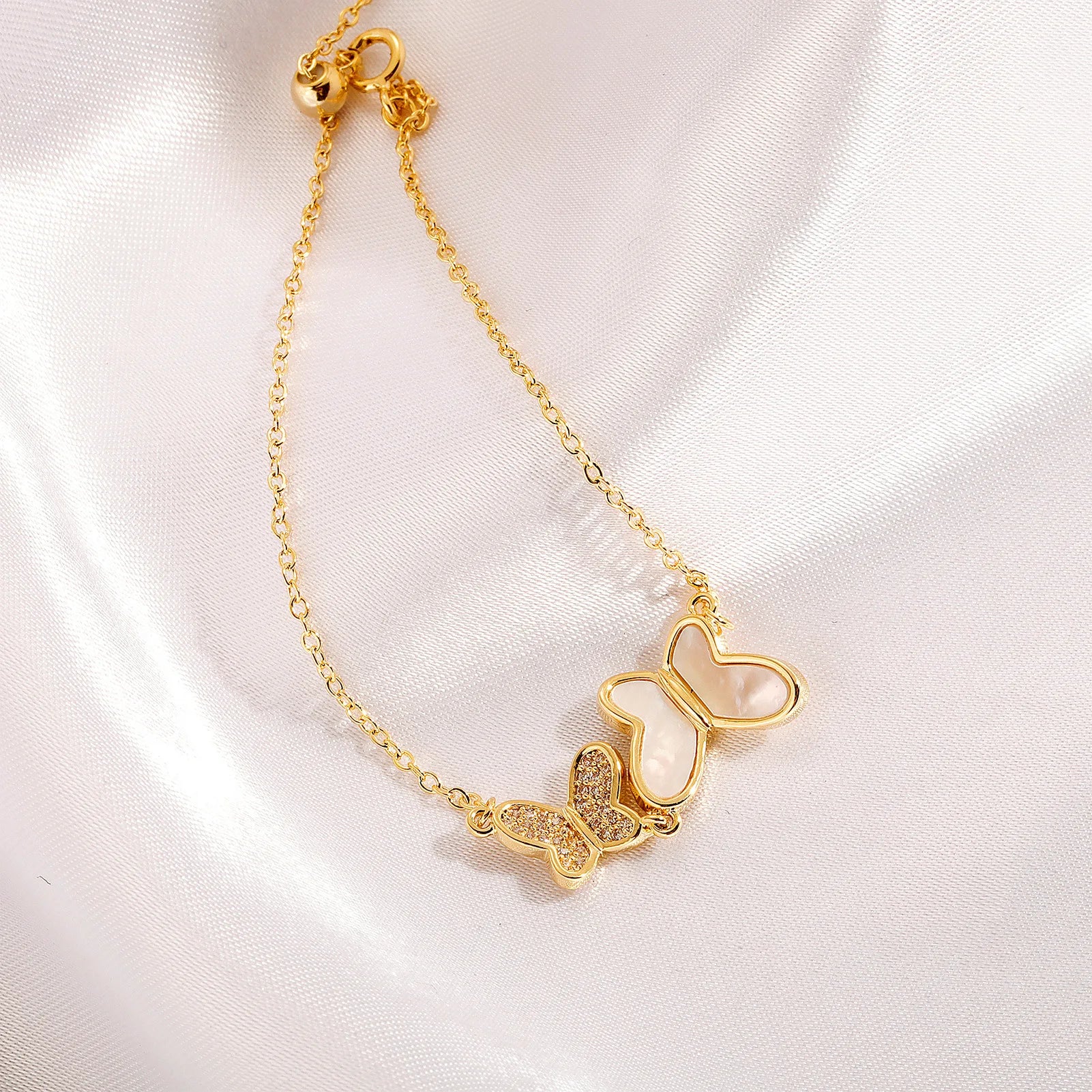 Fashionable Design White Beizi Zircon Double Butterfly Bracelet for Women Simple and High End Handpiece