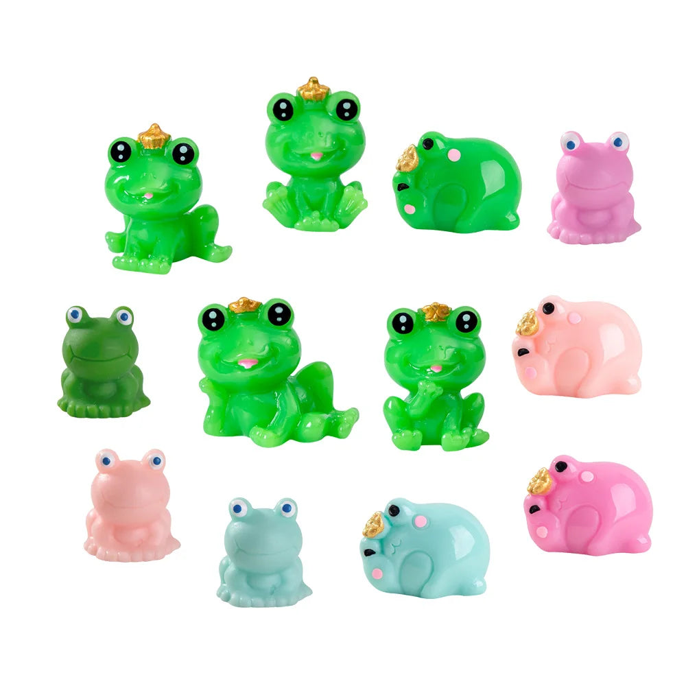Lovely Green Color 3d Artificial Animal Design Crown Frog Resin Charm