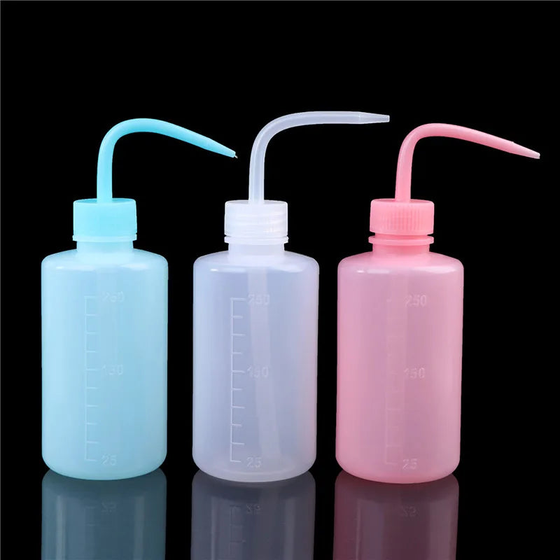 250ml Plastic Tattoo Grafting Eyelashes Rinse Bottle Curved Mouth Auxiliary Cleaning Supplies for Eyelashes Planting 50g False