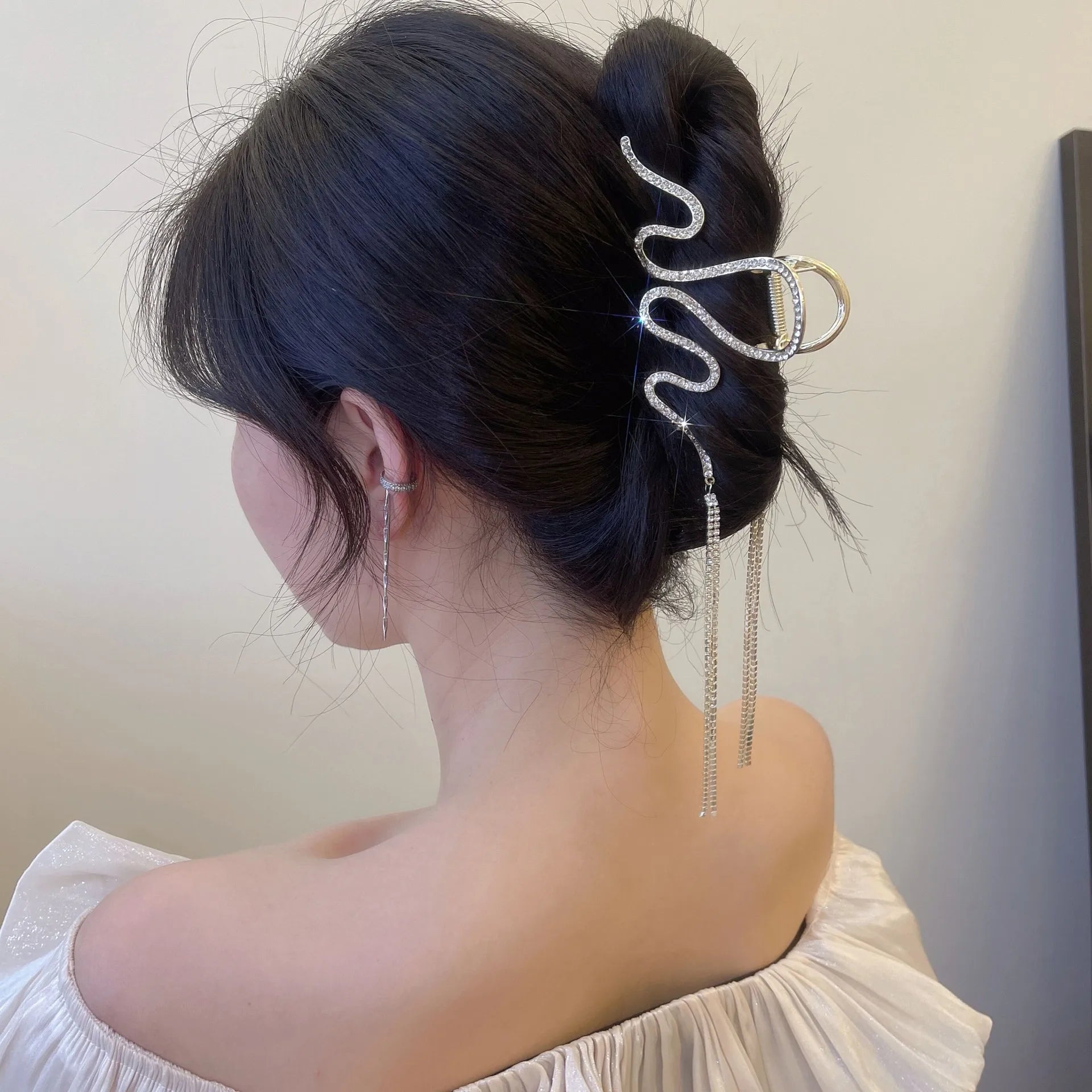 Women Tassel Chain Snake Hair Claw Fashion Crab Clip Elegant Barrette Headdress Zircon Hair Accessories Snake Hair Claw