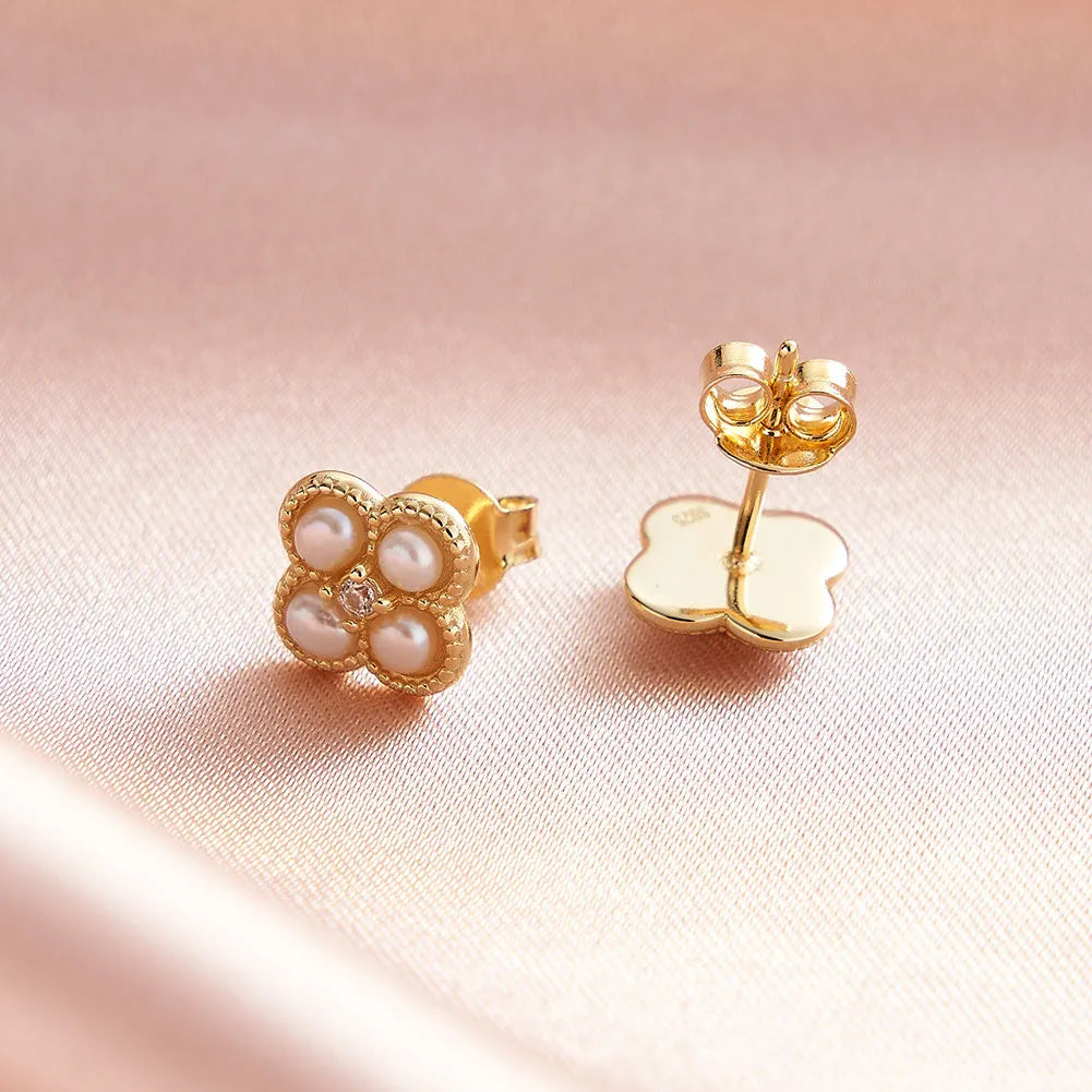 RINNTIN GPE111 Simple Fashion Four-leaf Clovers Freshwater Pearl Earrings 925 Sterling Silver Inlaid Cubic Zircon Stud Earring