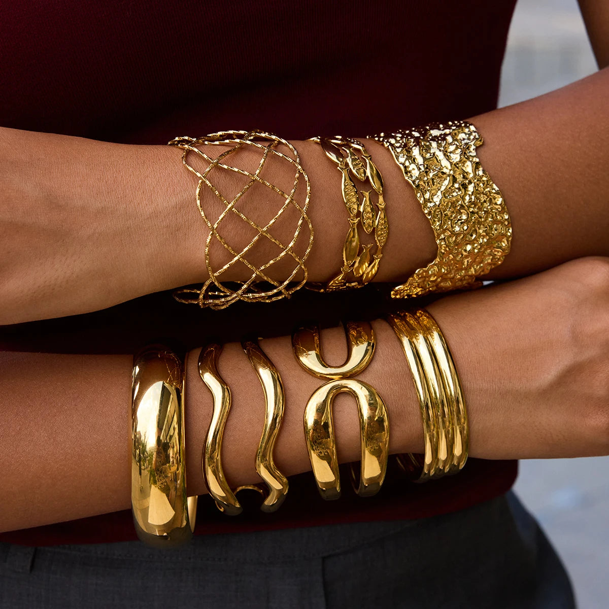 J&D Chunky Stainless Steel 18k Gold Plated High Polished Opening Bangles Liner Wave Fashion Bracelet Jewelry