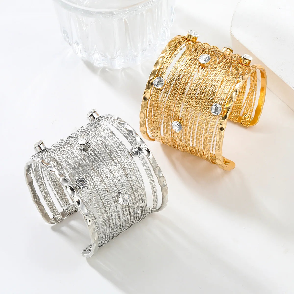 2024 New Arrival Summer New Exaggerated Handpiece Multi Layer Horizontal Striped Brushed Alloy Cuff Diamond Bracelet for Women MegaBDM