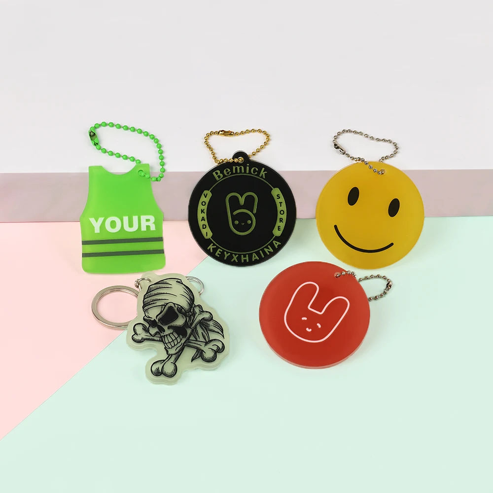 Fluorescent Glowing Keychain Custom Anime Transparent Mini Luminous Keychain Glow in the Night Luminous Acrylic Keychain Charm