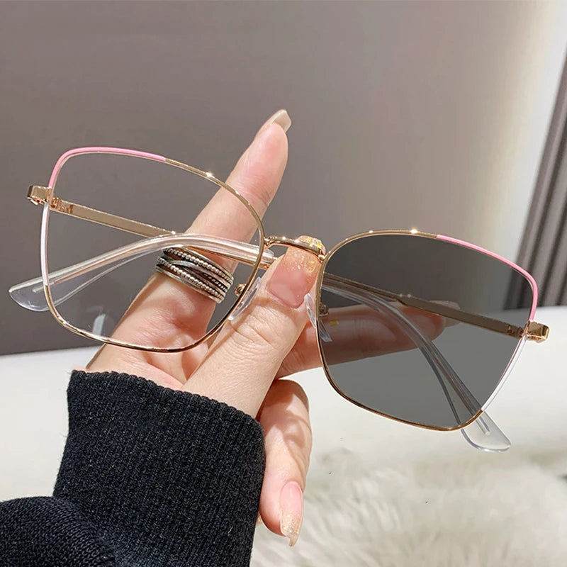 9067 Photochromic Anti Blue Light Glasses Cat Eye Women Men 2024 Newest Manufactures Photochromic Blue Light Glasses 2023