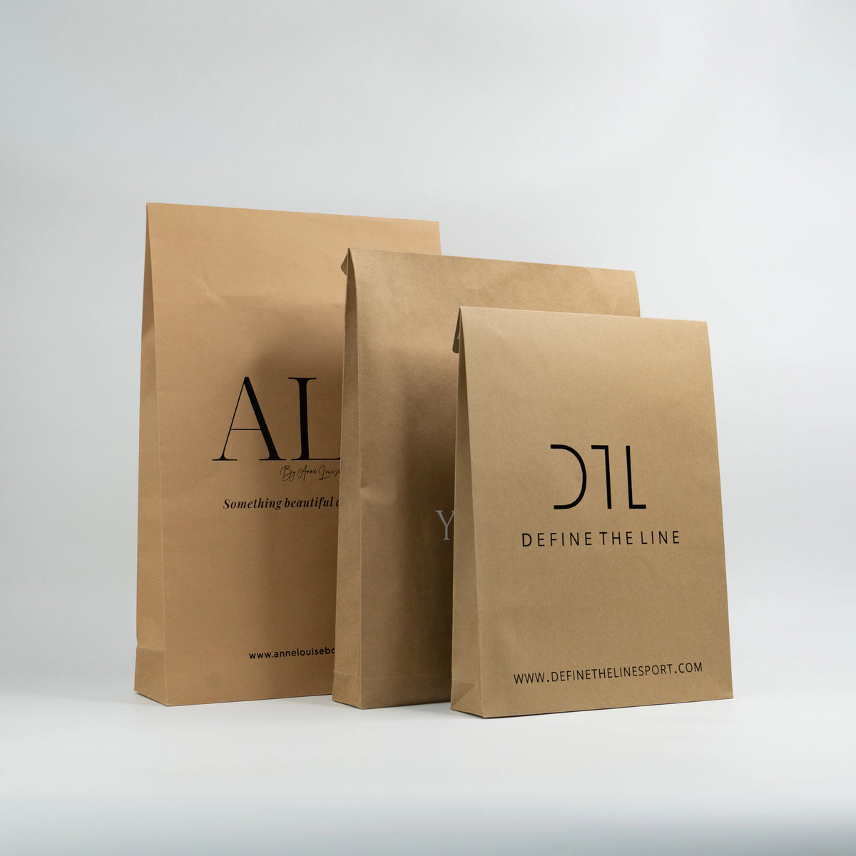 Customized Color Kraft Paper Bag Curing Paper Bags in Christmas Day Gift Packing Bag Rigid Mailer Envelope