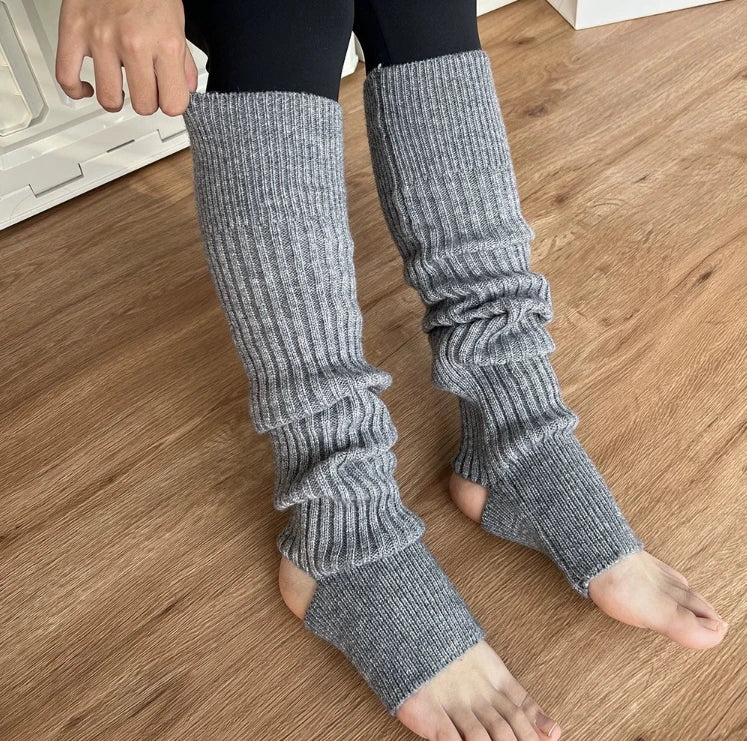Wholesales Women's  Socks Solid Color  Knee High Knitted Breathable and Soft Jacquard Yoga Pilates Socks for Autumn and Winter