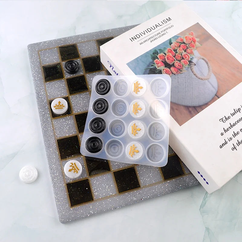 DM080 DIY Crystal Glue Drop Checkers International Chess Board Resin Mold Silicone Crown Chess Mirror Epoxy Mould