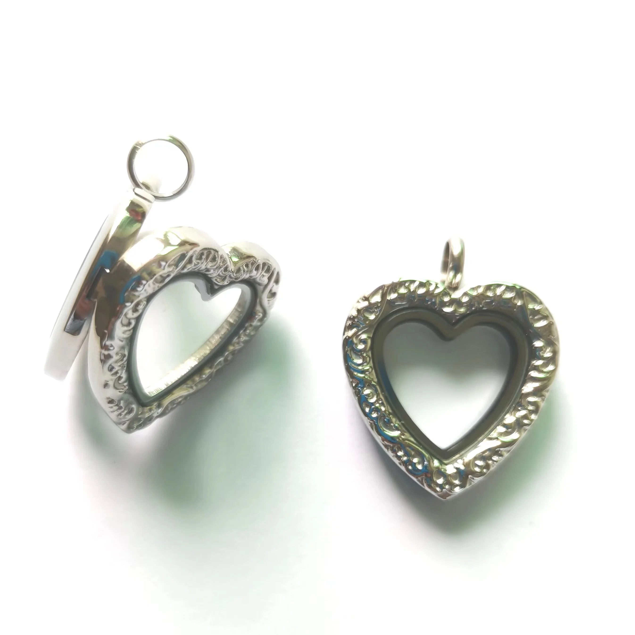 28.5*27.5MM Heart Living Carving Floating Locke Magnetic Open Shaped Old Style Looking Filigree Pattern Glass Locket