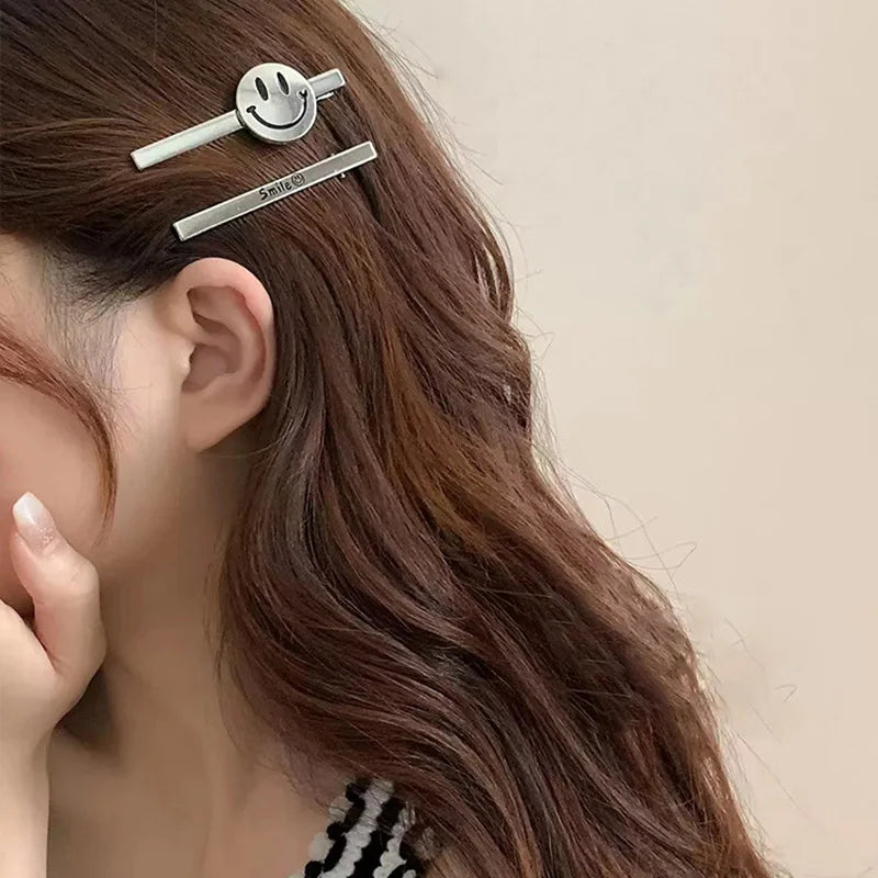 MIO Hot Sale Metal Letter Hair Clip Temperament Girls Side Clip Smile Face Alloy Hairpin 2pcs Bangs Hairgrips for Women