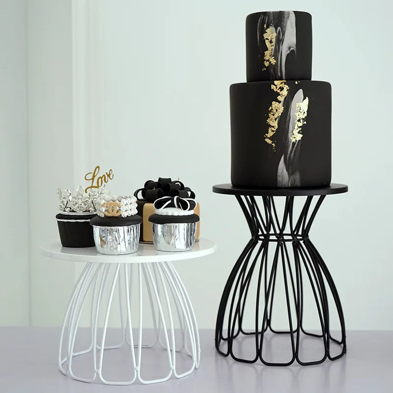 Hot Selling Wedding Cake Frame Skirt Edge Hollow Cake Tray Birthday Cake Tray Afternoon Tea Heart Frame Black and White Tray
