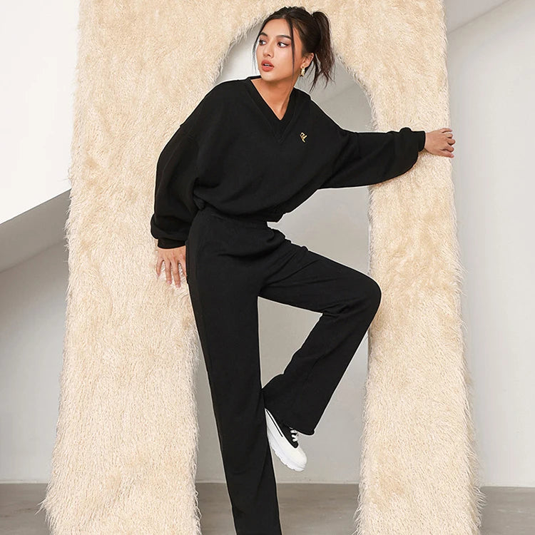 Wholesale Tracksuit Custom logo Women Clothing Causal Cropped Sweatshirt and Sweatpants Set Women Two Piece Jogging Suits