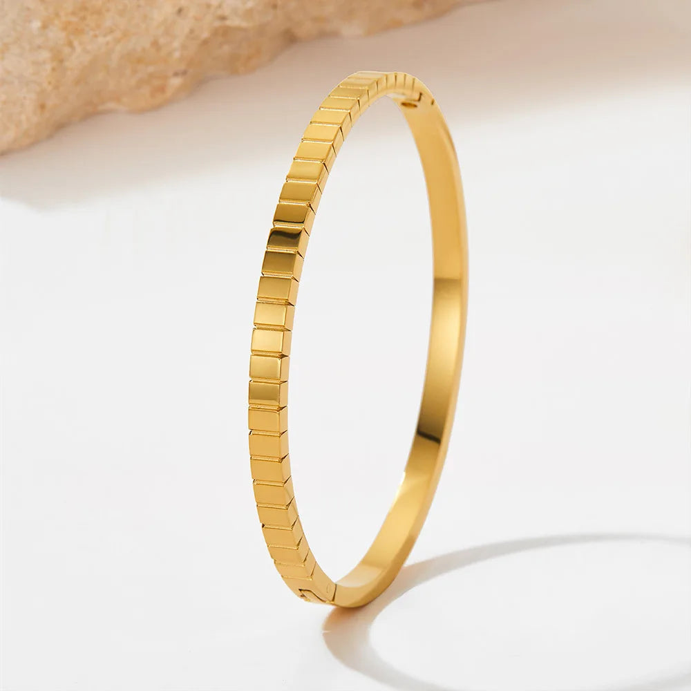 MECYLIFE Retro Fashion Stripe Designer Bangle Irregular Gear Fine 18K Gold Plated Cuff Bangle Stainless Steel Jewelry